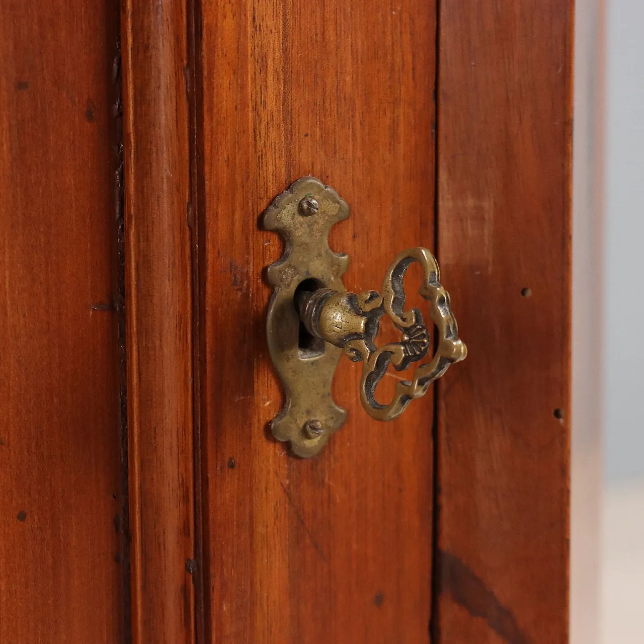 Directory corner cup in cherry wood, 19th century 8