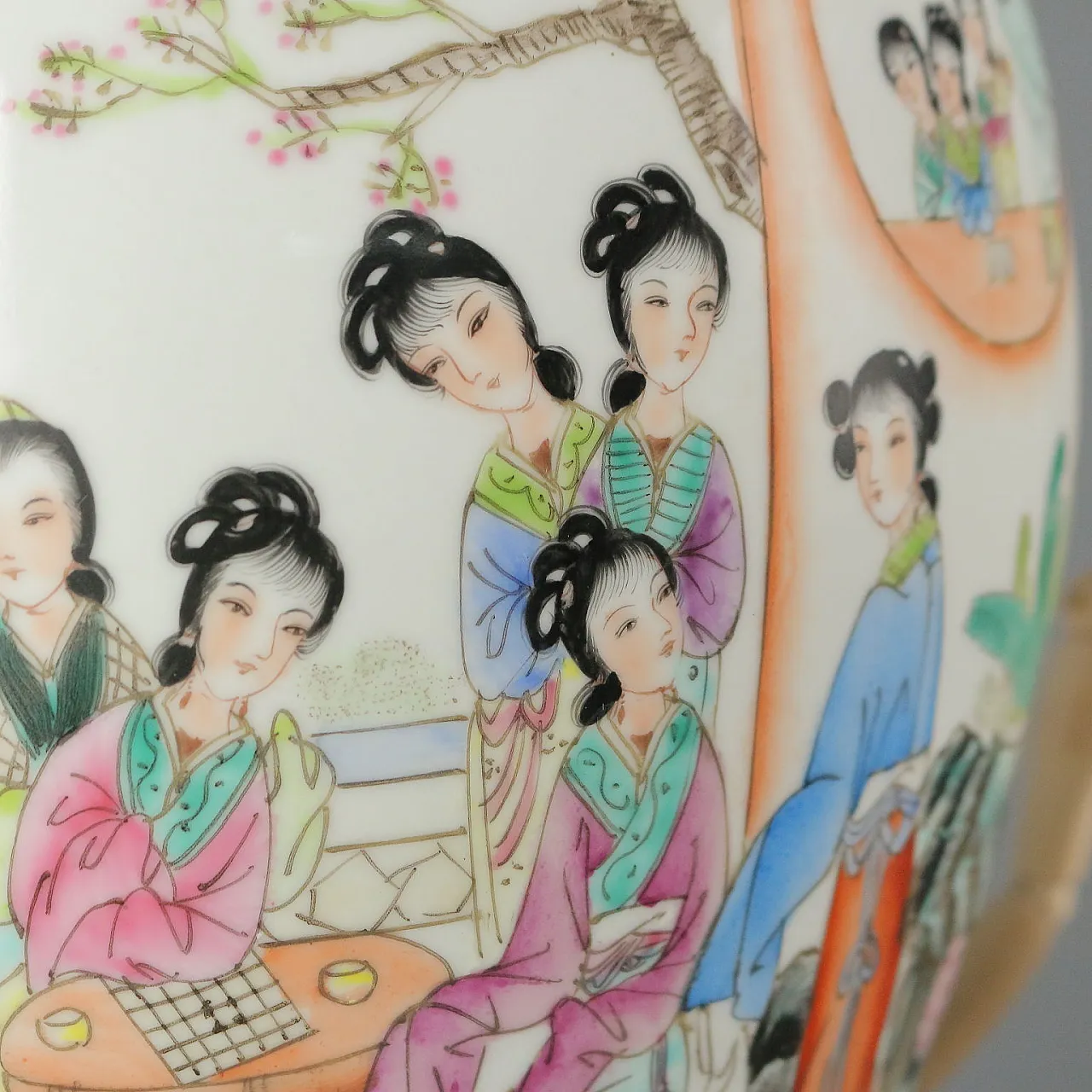 Chinese porcelain vase, 20th century 4