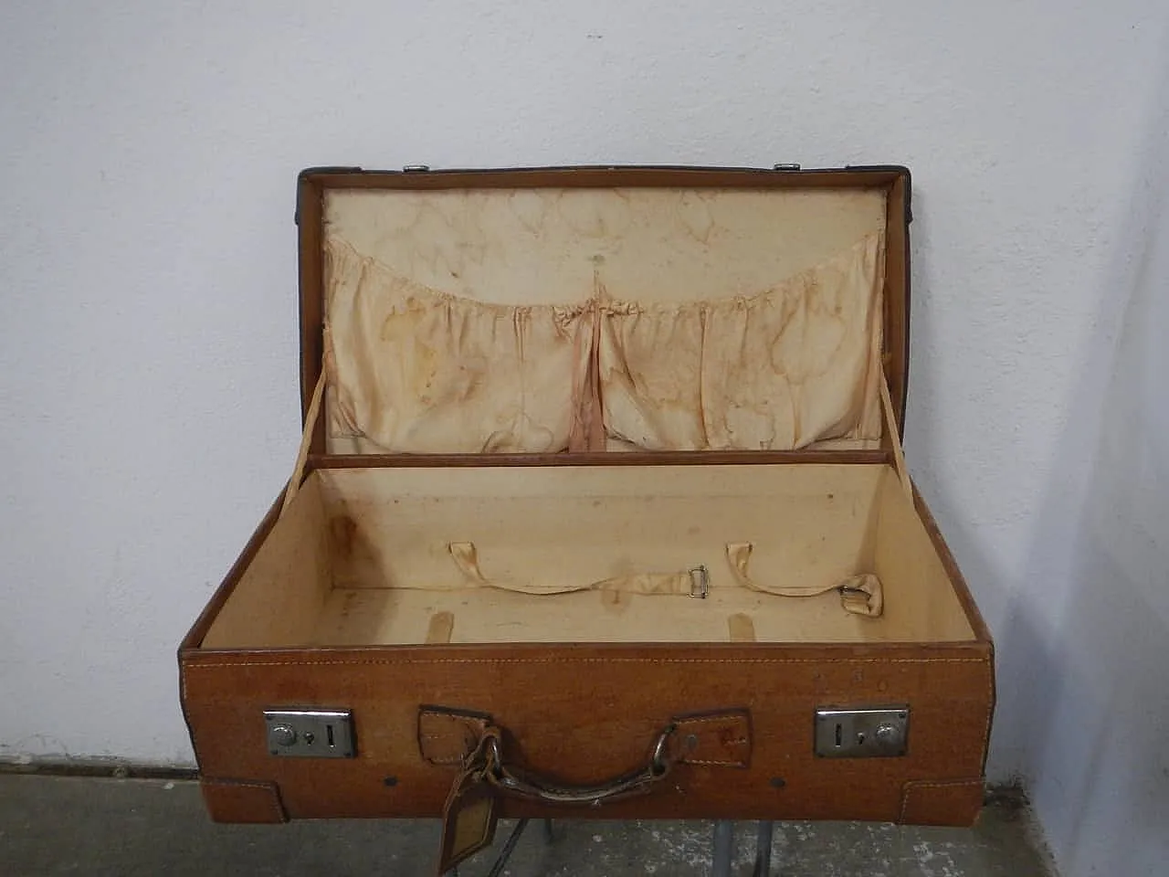 Leather suitcase 1970 2