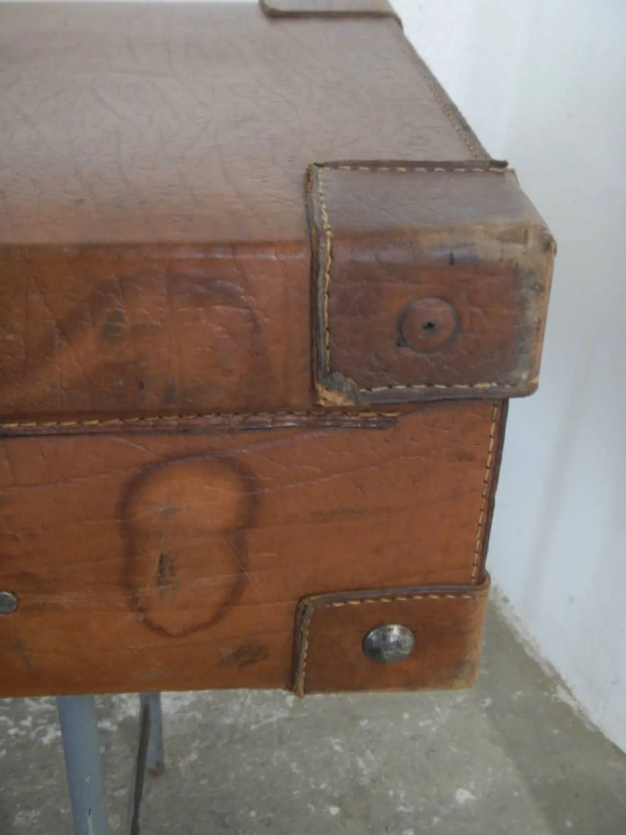 Leather suitcase 1970 11