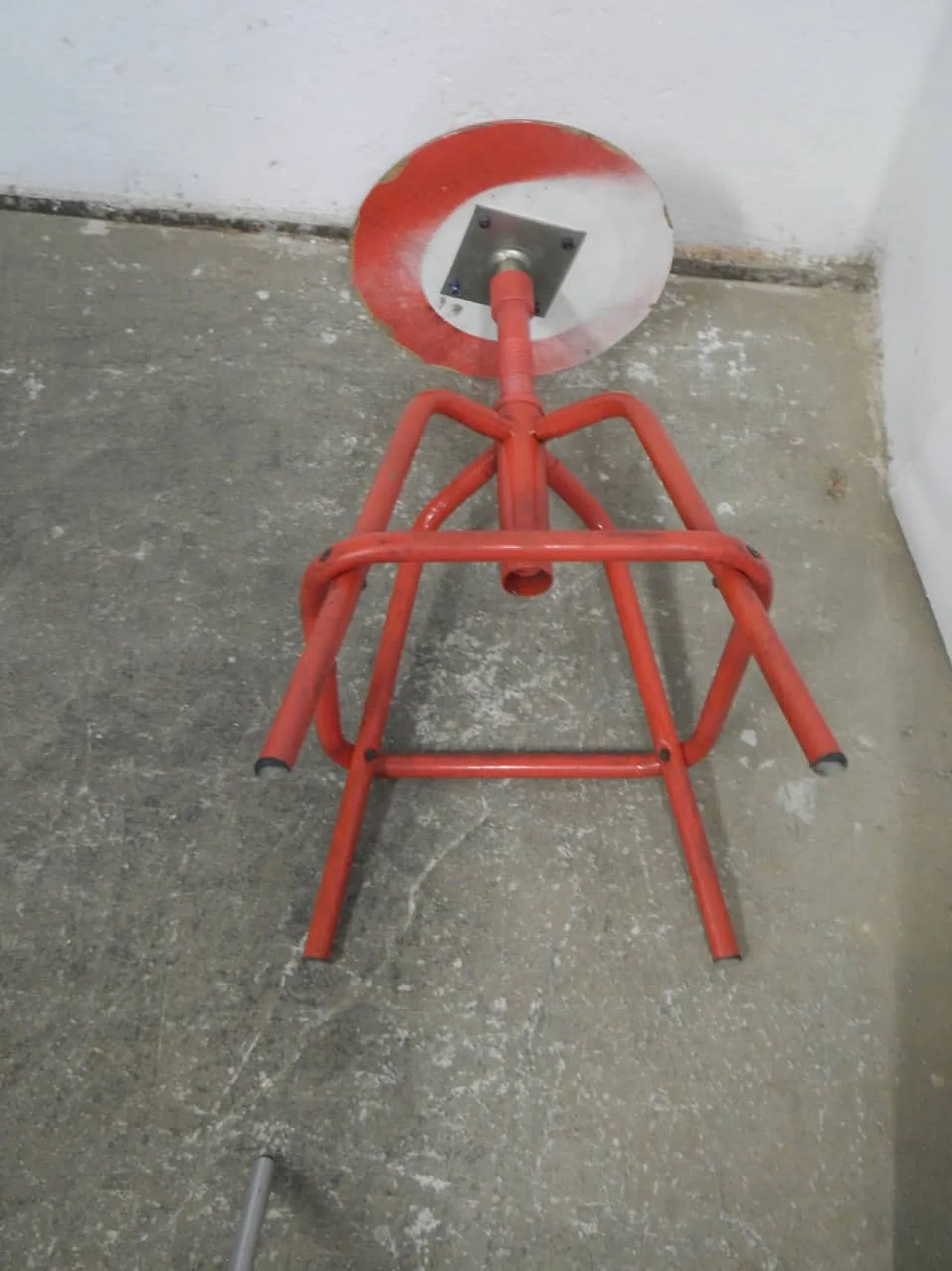 Adjustable 4-legged stool 1980 5