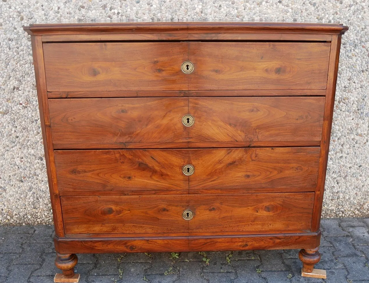 Walnut dresser, early 20th century 1