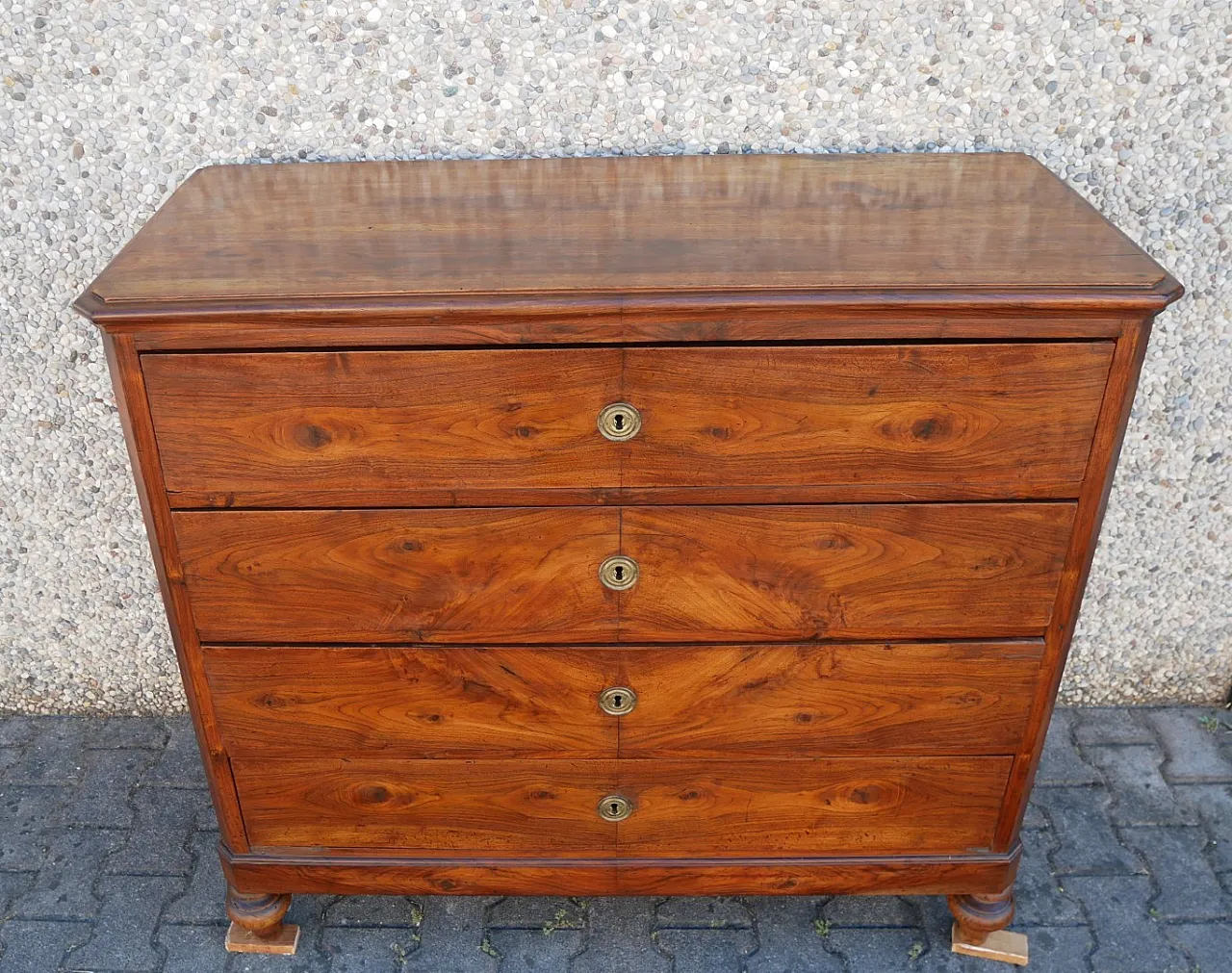 Walnut dresser, early 20th century 2