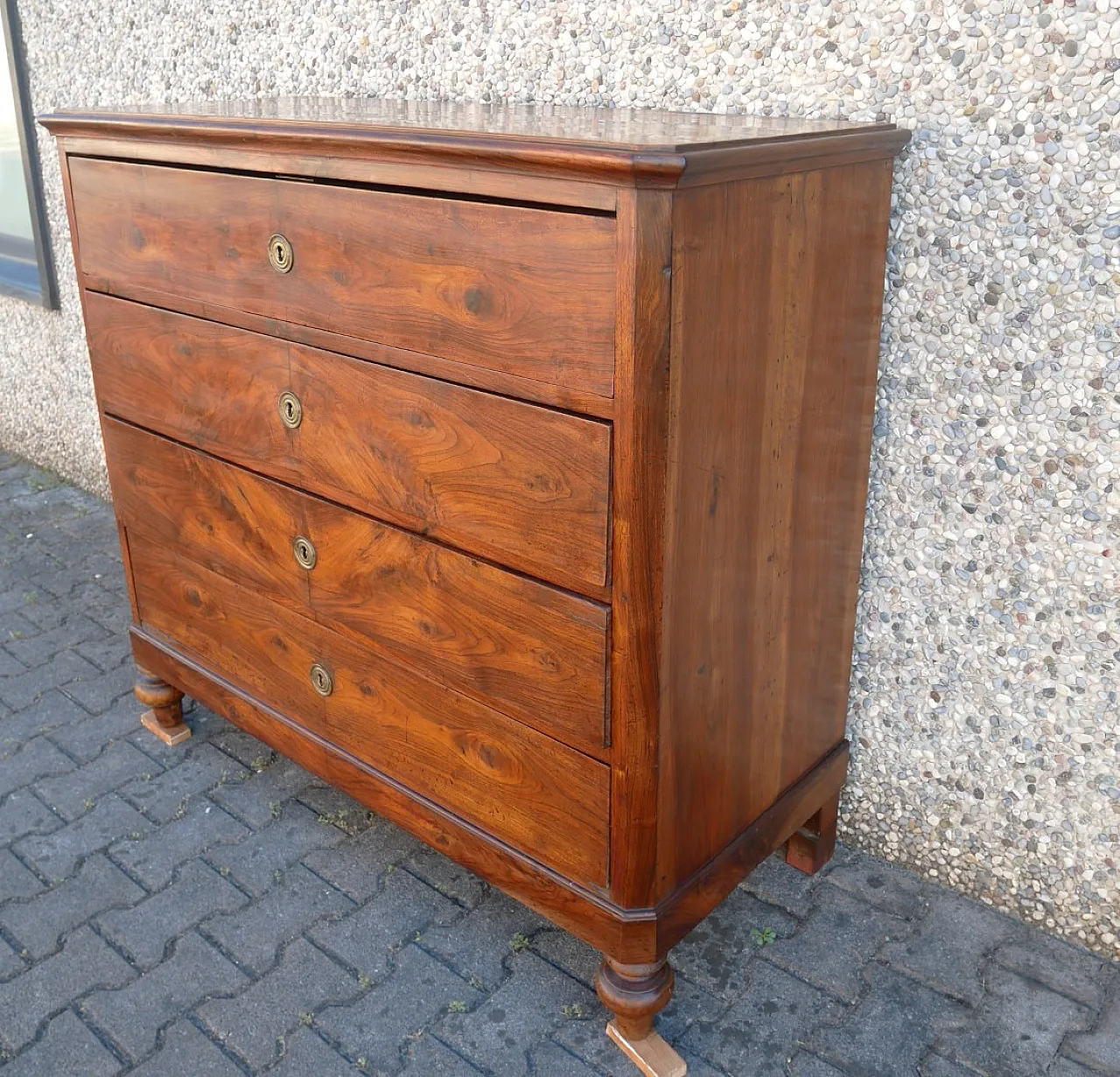 Walnut dresser, early 20th century 4