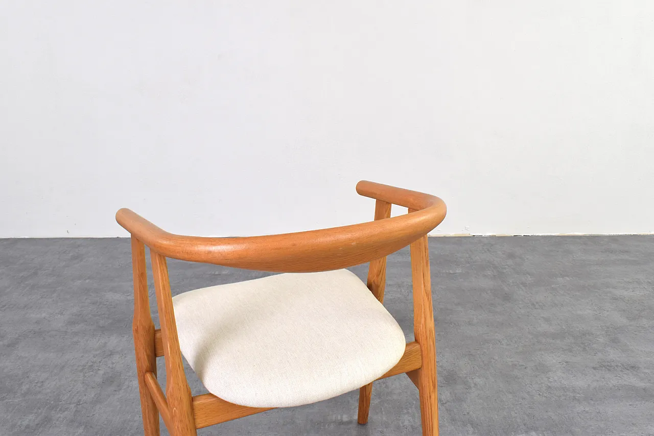 Sedia da pranzo Mid-Century in quercia di Hans Wegner per Getama, anni '70. 10