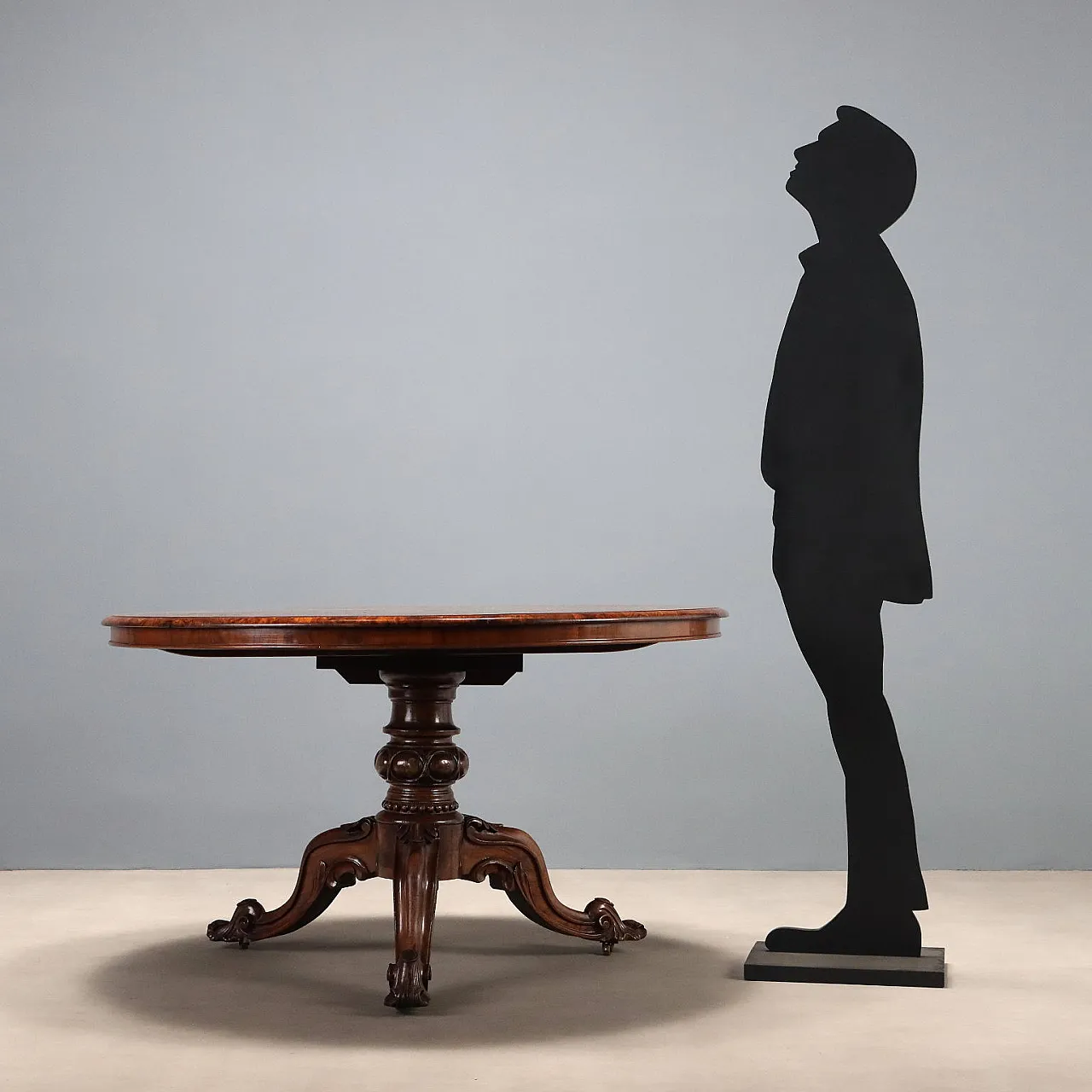 Walnut table with floral inlays, 19th century 3