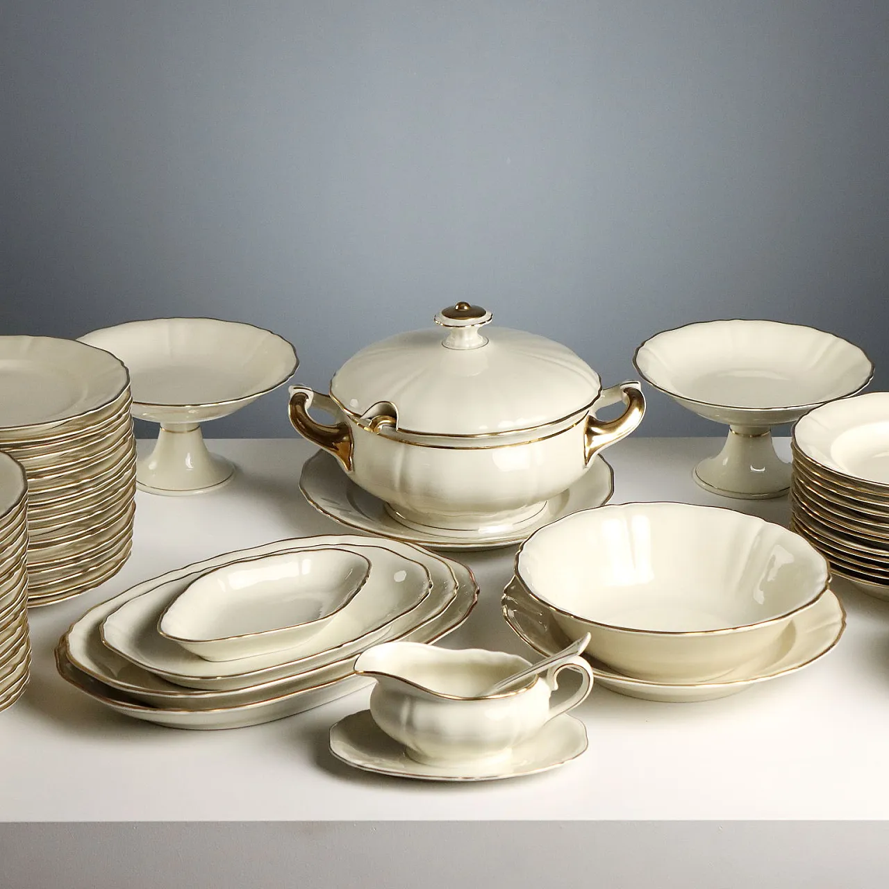 Stolzenfels Bavaria porcelain dinner service, 20th century 1