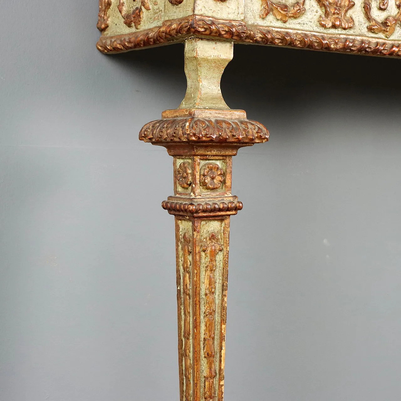 Neoclassical style console in carved and gilded fir, mid-20th century 5