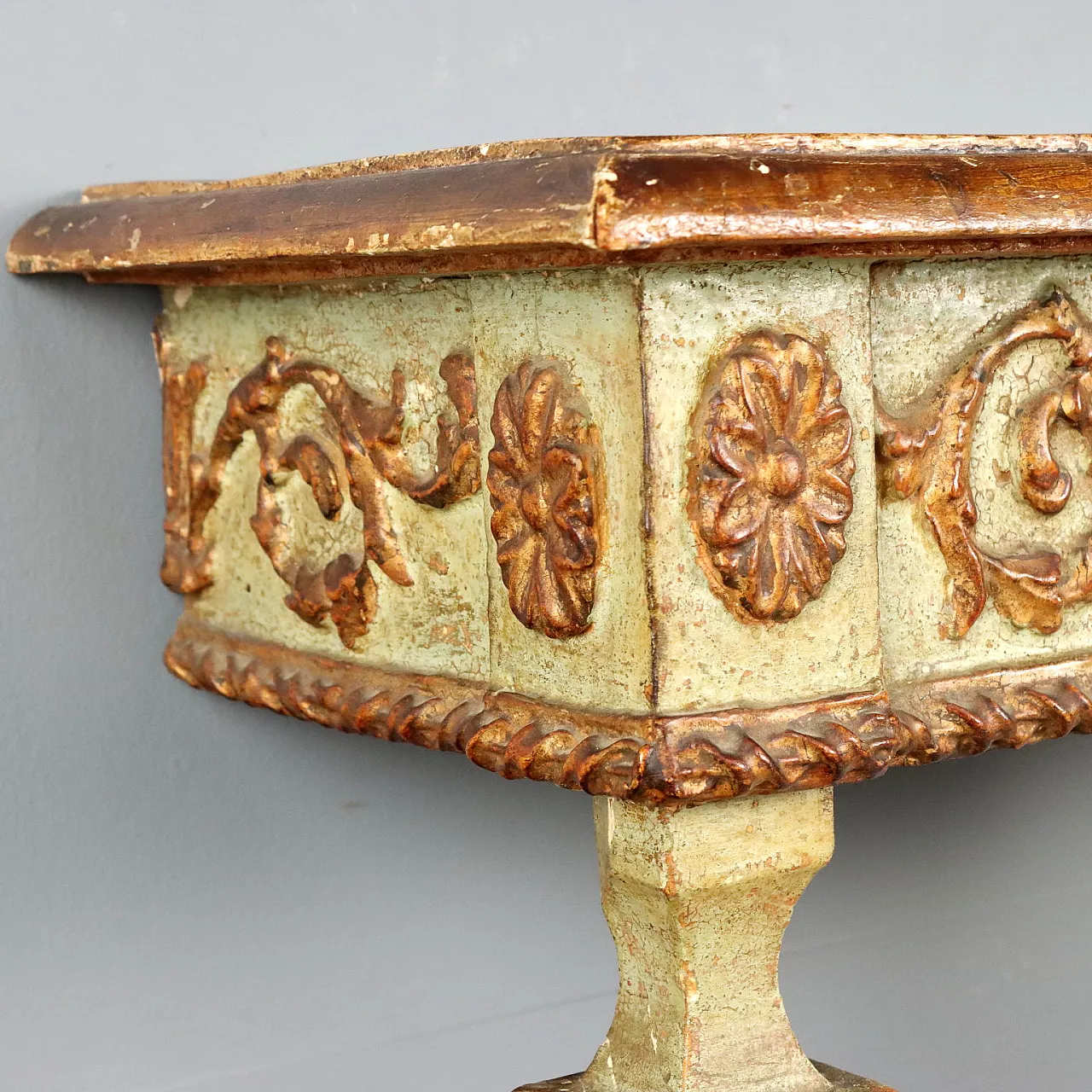 Neoclassical style console in carved and gilded fir, mid-20th century 7