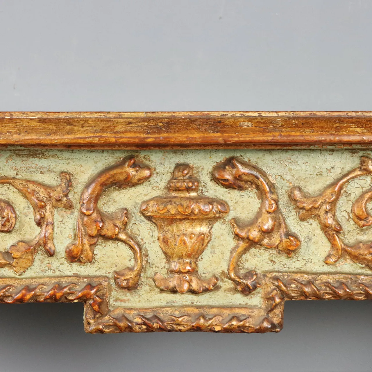 Neoclassical style console in carved and gilded fir, mid-20th century 8