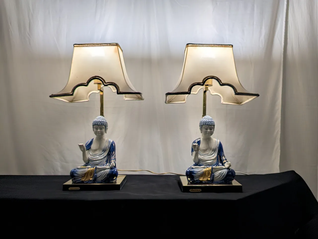 Pair of Edoardo Tasca Scultura Viva porcelain Buddha lamps 9
