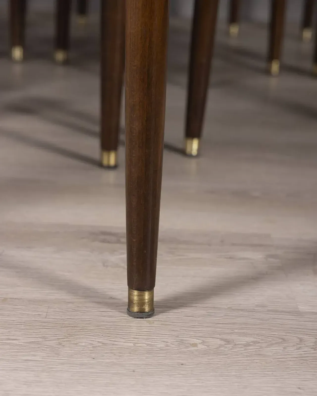 8 Sedie in legno e pelle di Anonima Castelli, anni '60 7