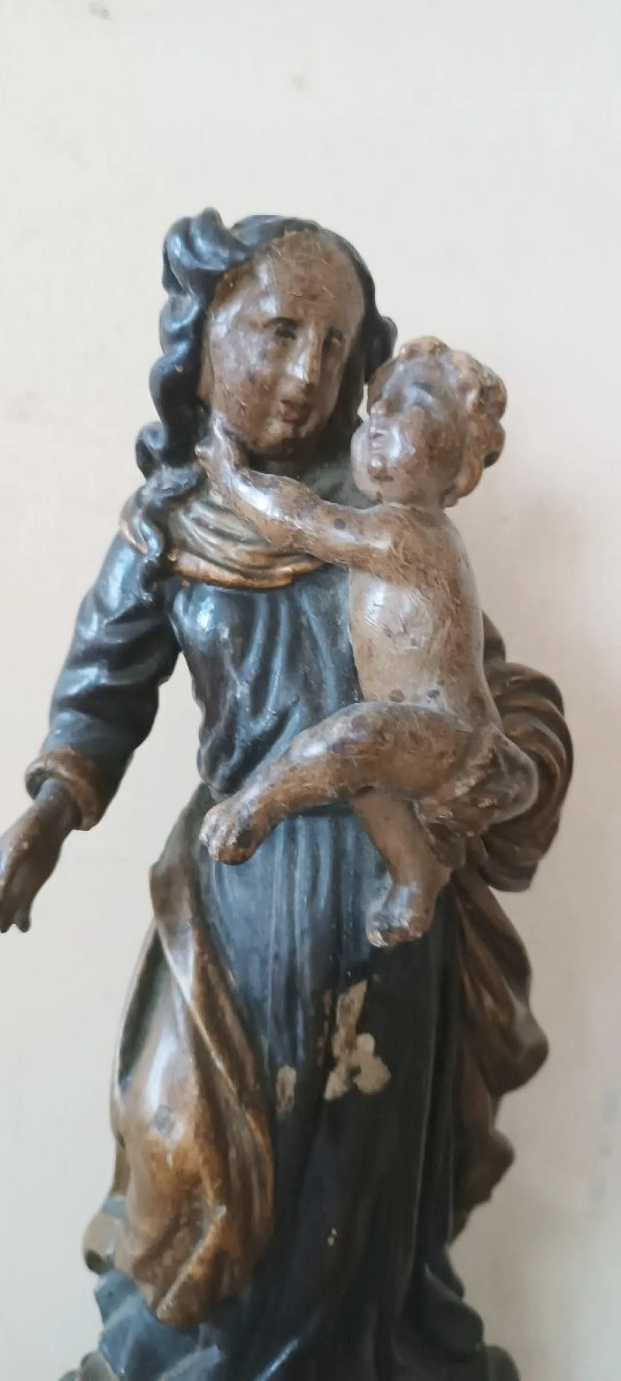 Virgin and Child, polychrome wooden sculpture, 18th century 6