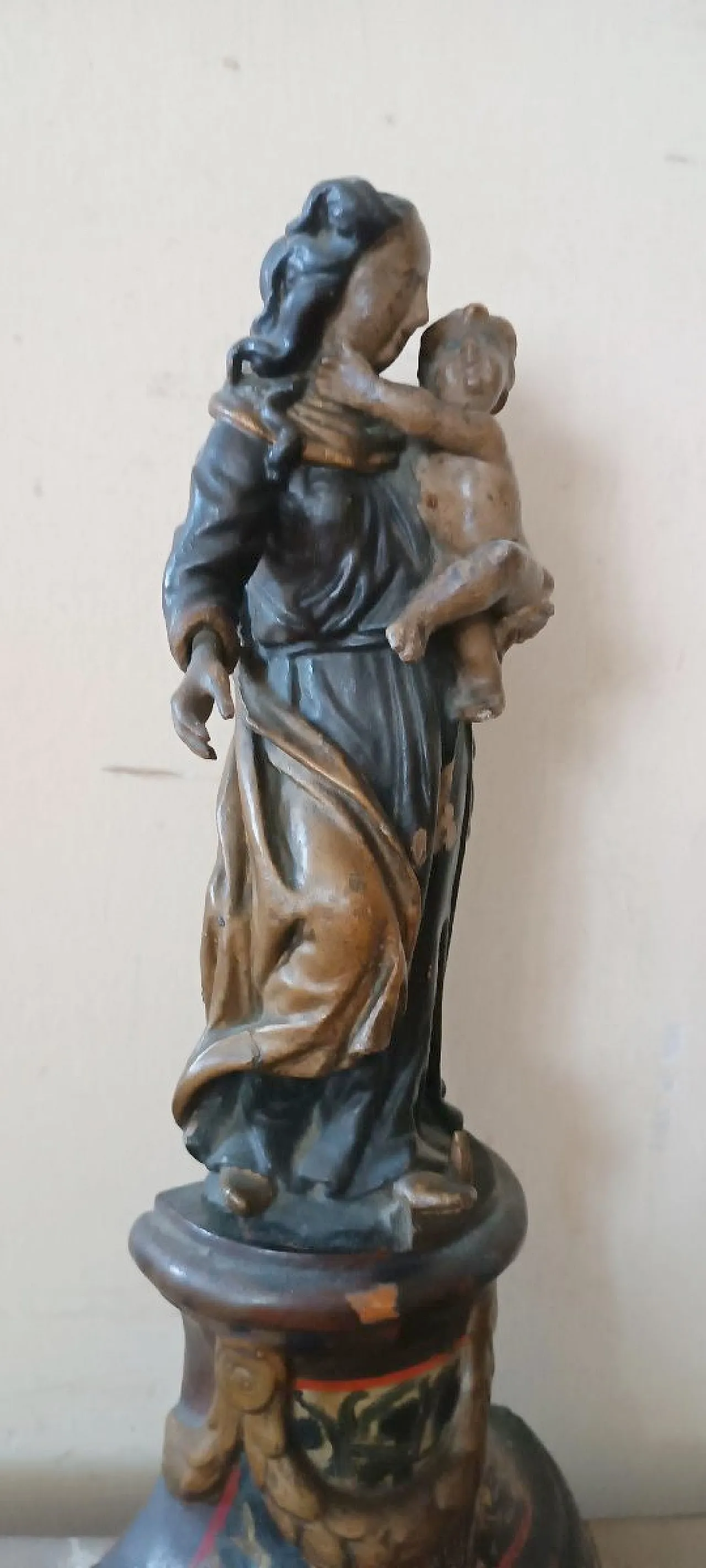 Virgin and Child, polychrome wooden sculpture, 18th century 8