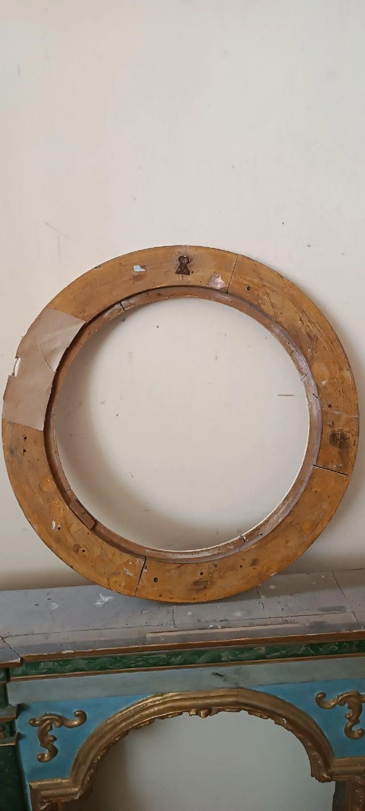 Round gilded wood frame, 19th century 8