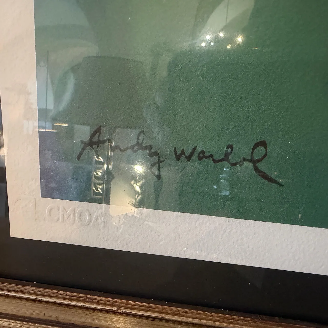 Autoritratto con litografia 1/500 di Andy Warhol, anni 2000 11