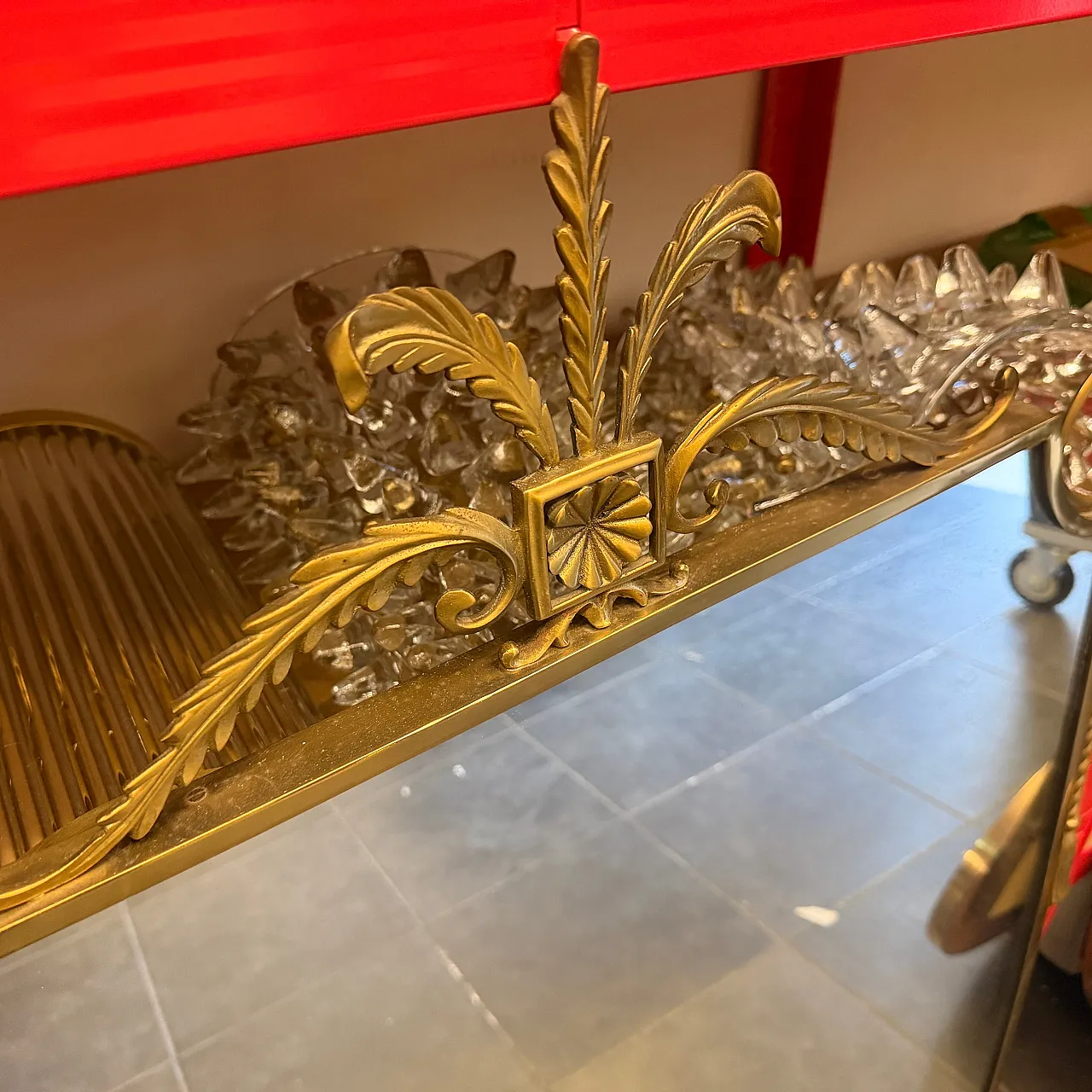 Specchio da parete a scudo in ottone di Gio Ponti, anni '50 3