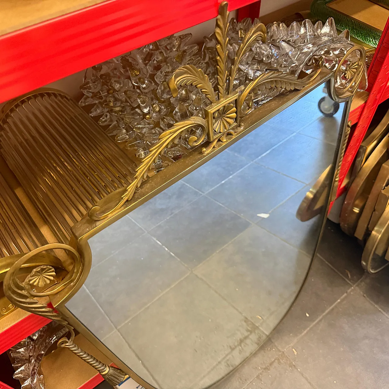 Specchio da parete a scudo in ottone di Gio Ponti, anni '50 6