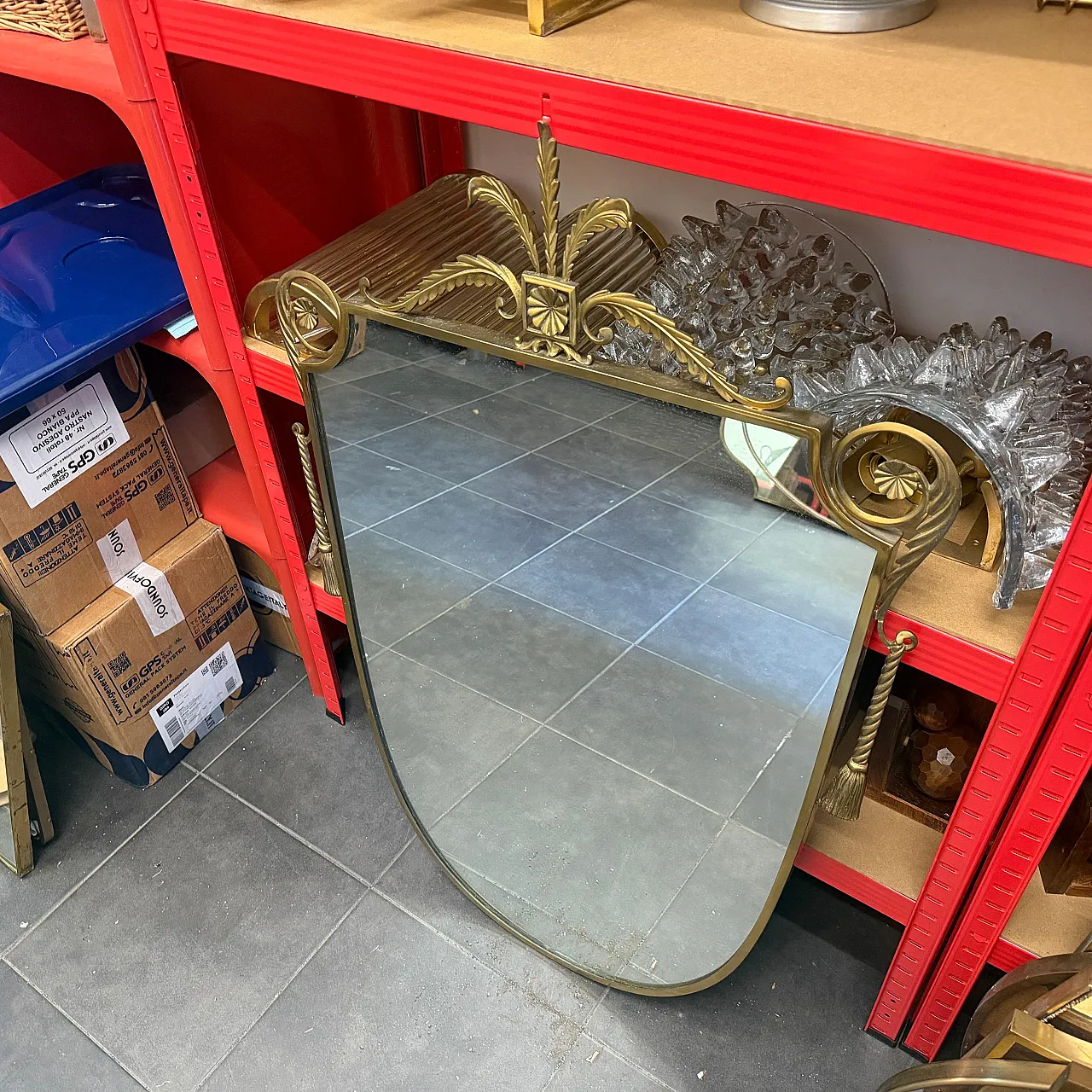 Specchio da parete a scudo in ottone di Gio Ponti, anni '50 7