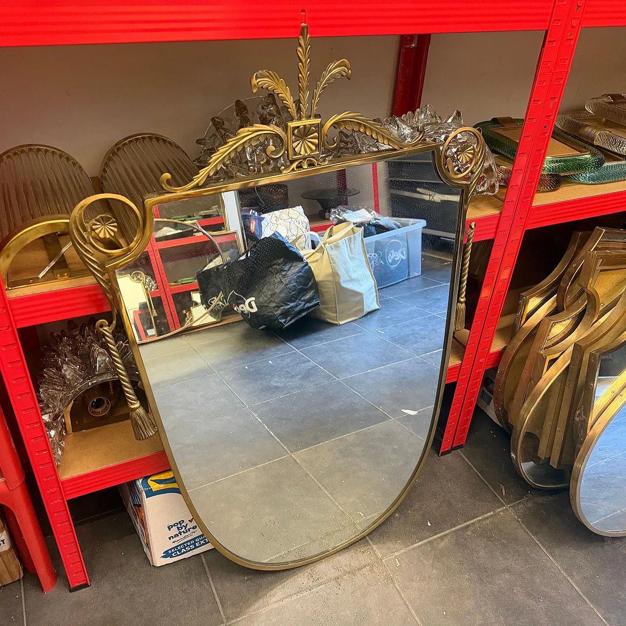 Specchio da parete a scudo in ottone di Gio Ponti, anni '50 8