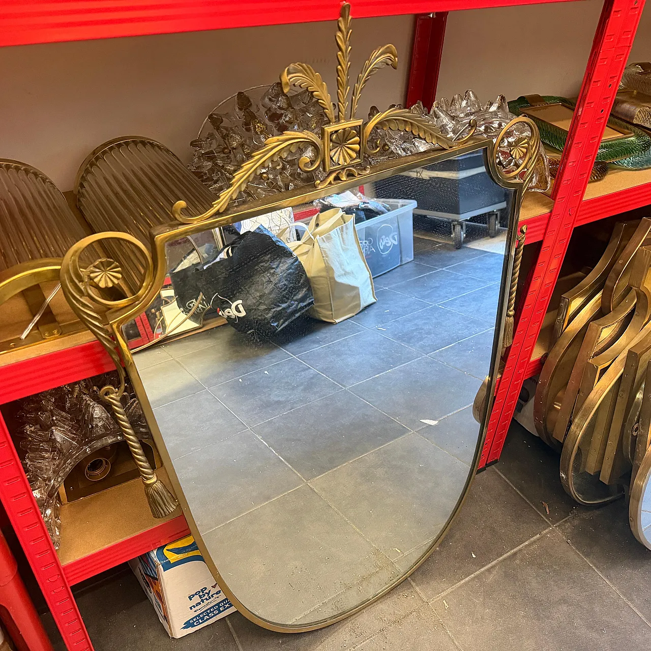 Specchio da parete a scudo in ottone di Gio Ponti, anni '50 9
