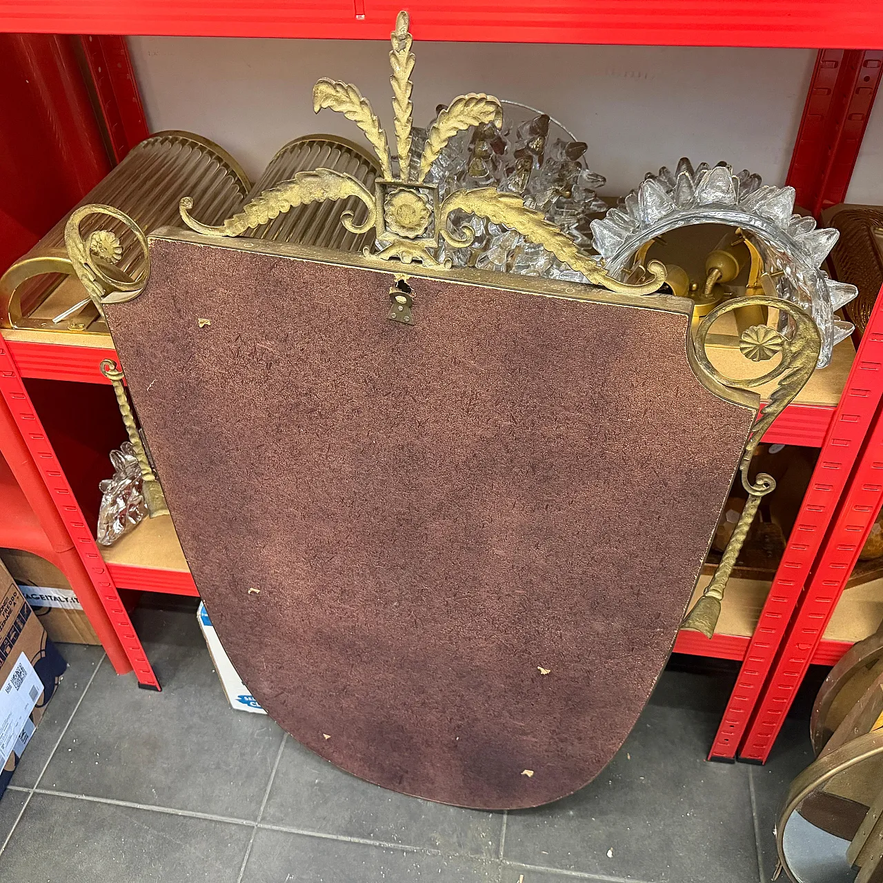 Specchio da parete a scudo in ottone di Gio Ponti, anni '50 11