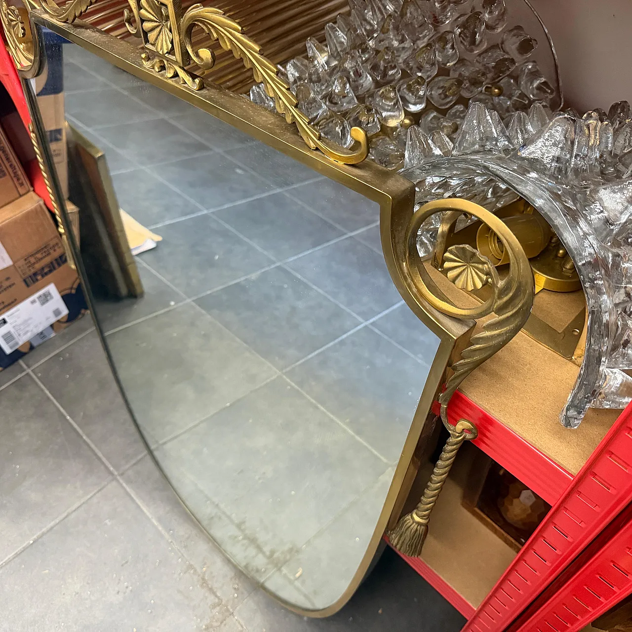 Specchio da parete a scudo in ottone di Gio Ponti, anni '50 12