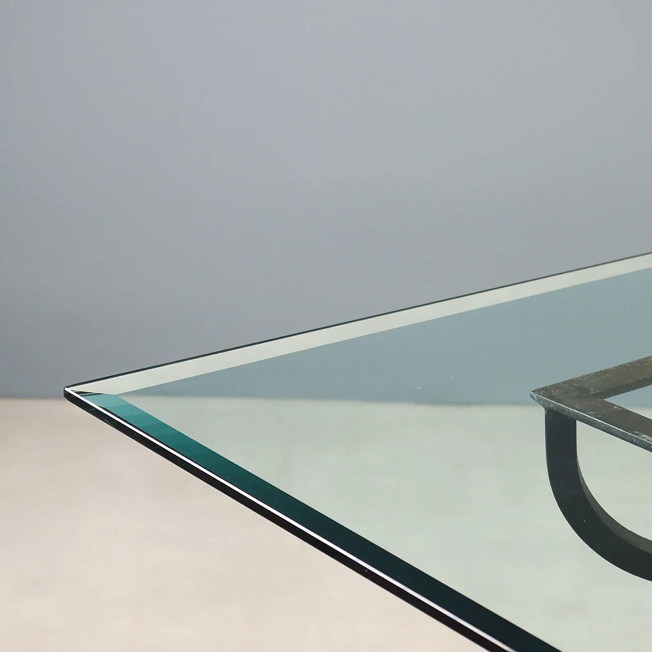 Table in iron with glass top, 10th century 5