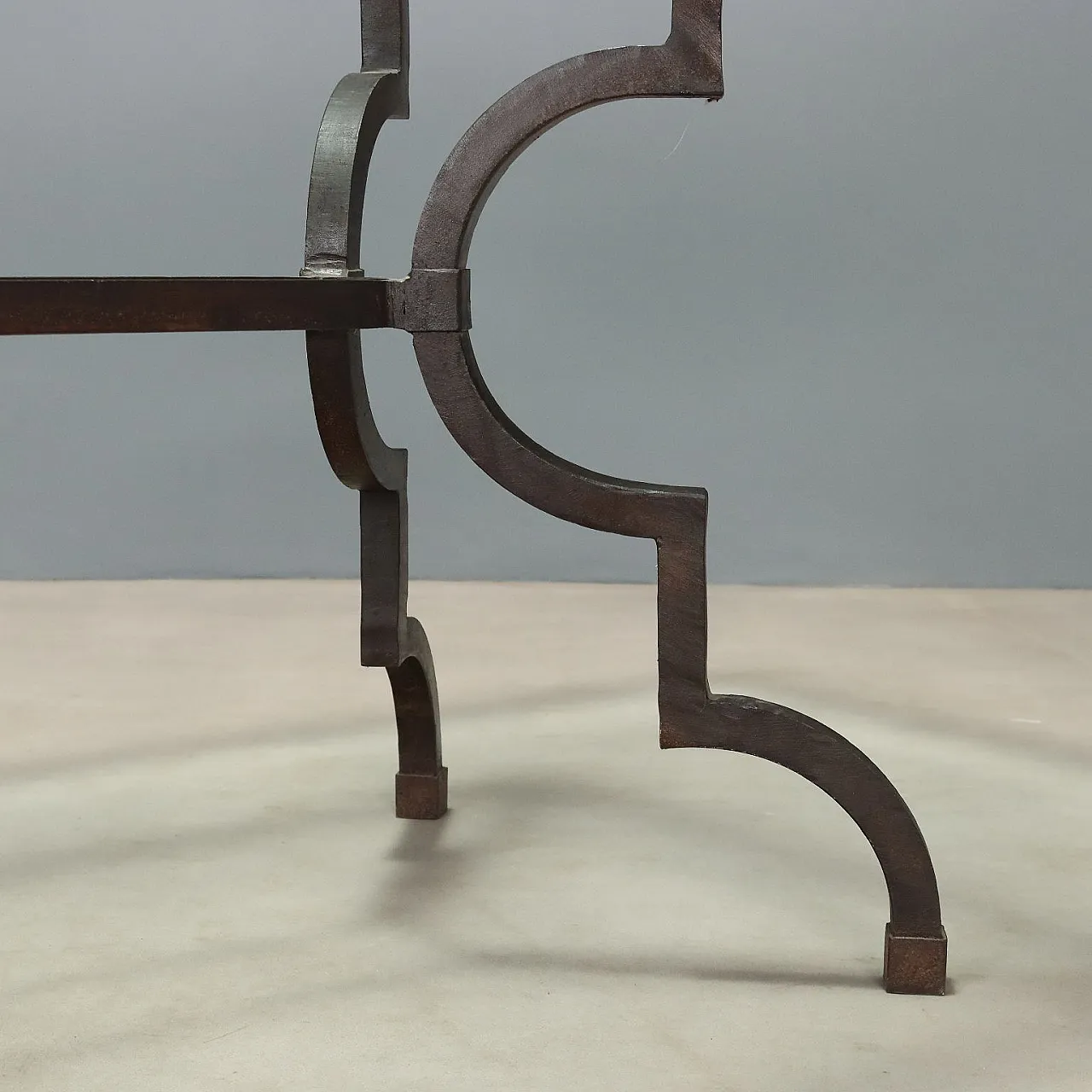 Table in iron with glass top, 10th century 9