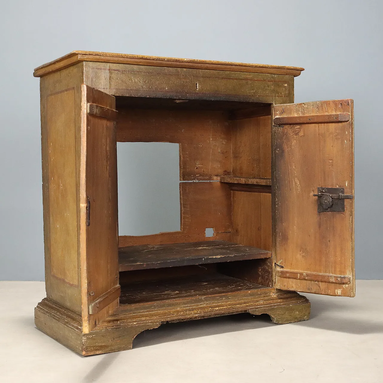 Baroque sideboard in lacquered poplar, 18th century 4