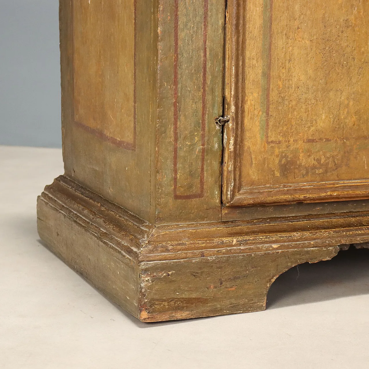 Baroque sideboard in lacquered poplar, 18th century 8