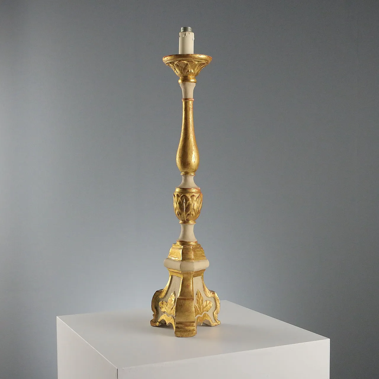Carved and gilded wooden candelabra, late 19th century 6