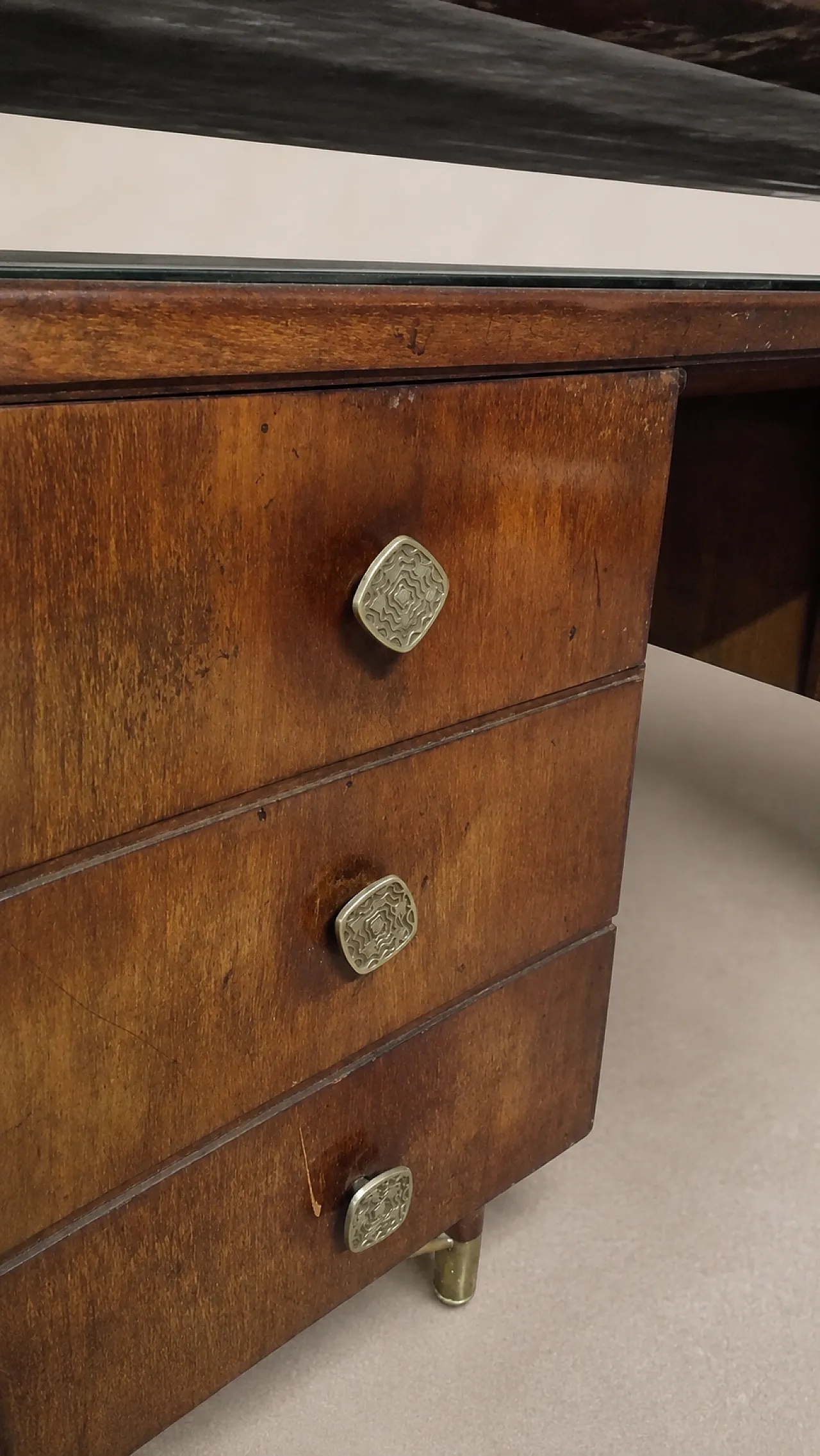 Italian 1940s desk with marble top 3