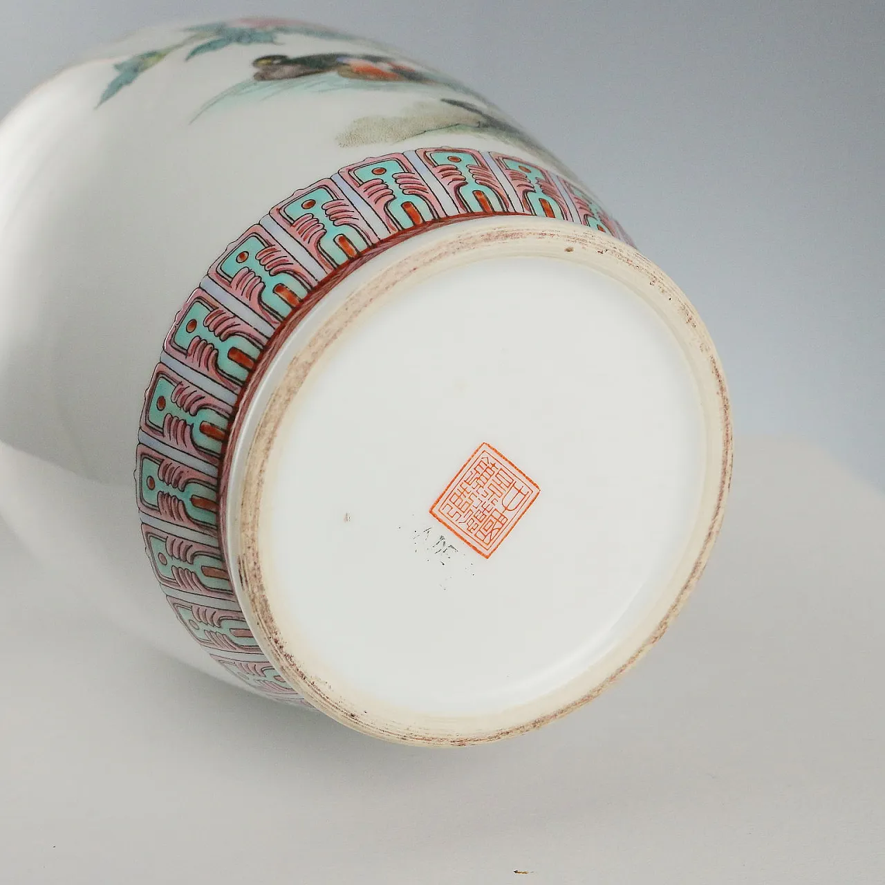Chinese porcelain vase, 20th century 8