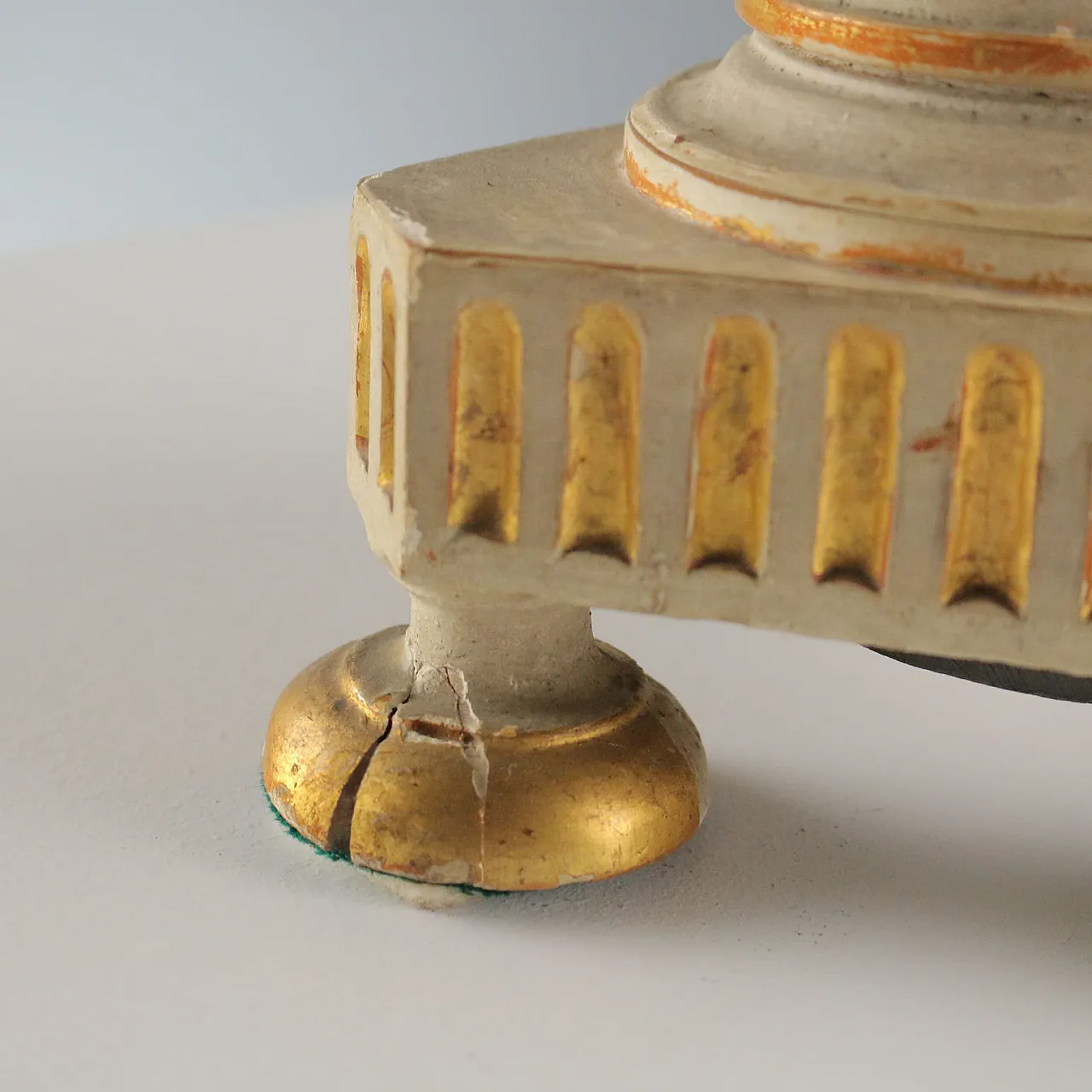 Carved and gilded wooden candelabra, 19th century 7