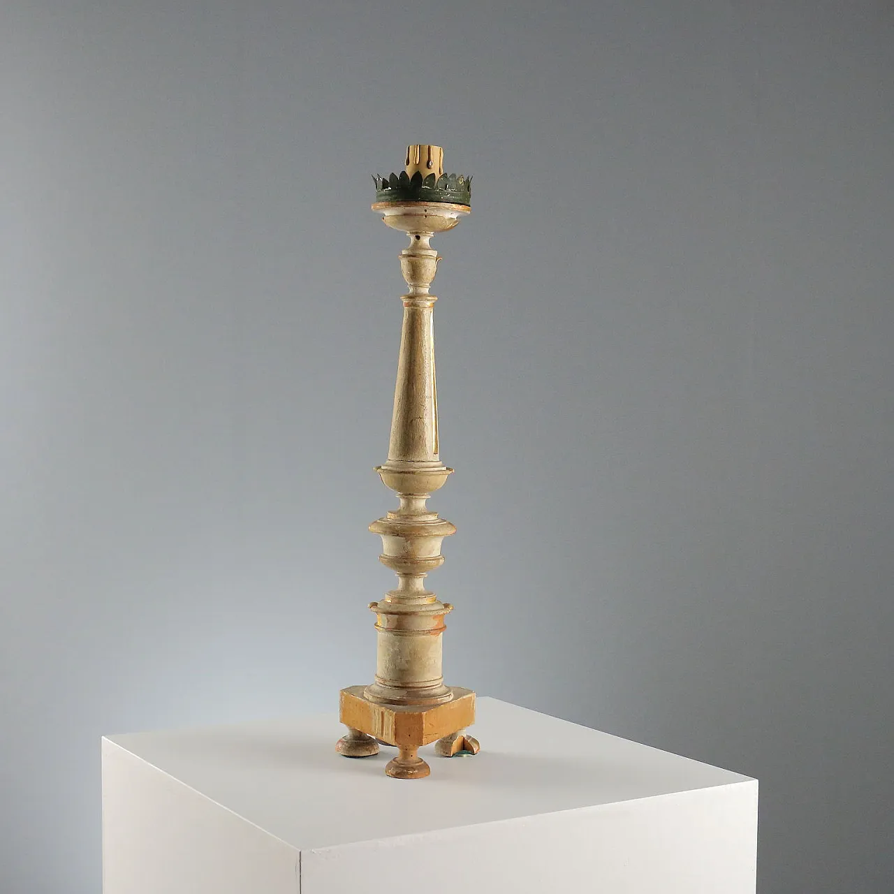 Carved and gilded wooden candelabra, 19th century 8
