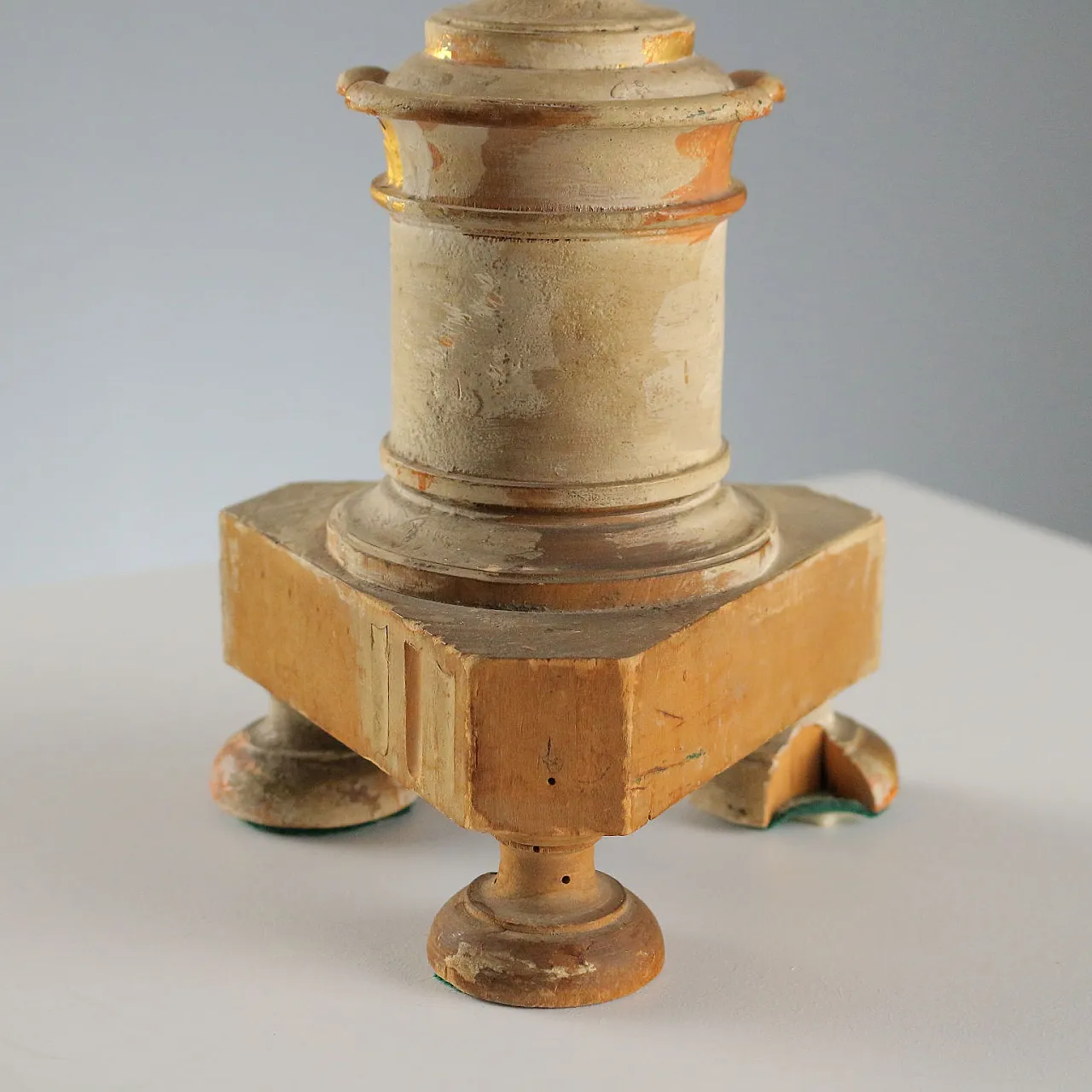Carved and gilded wooden candelabra, 19th century 9