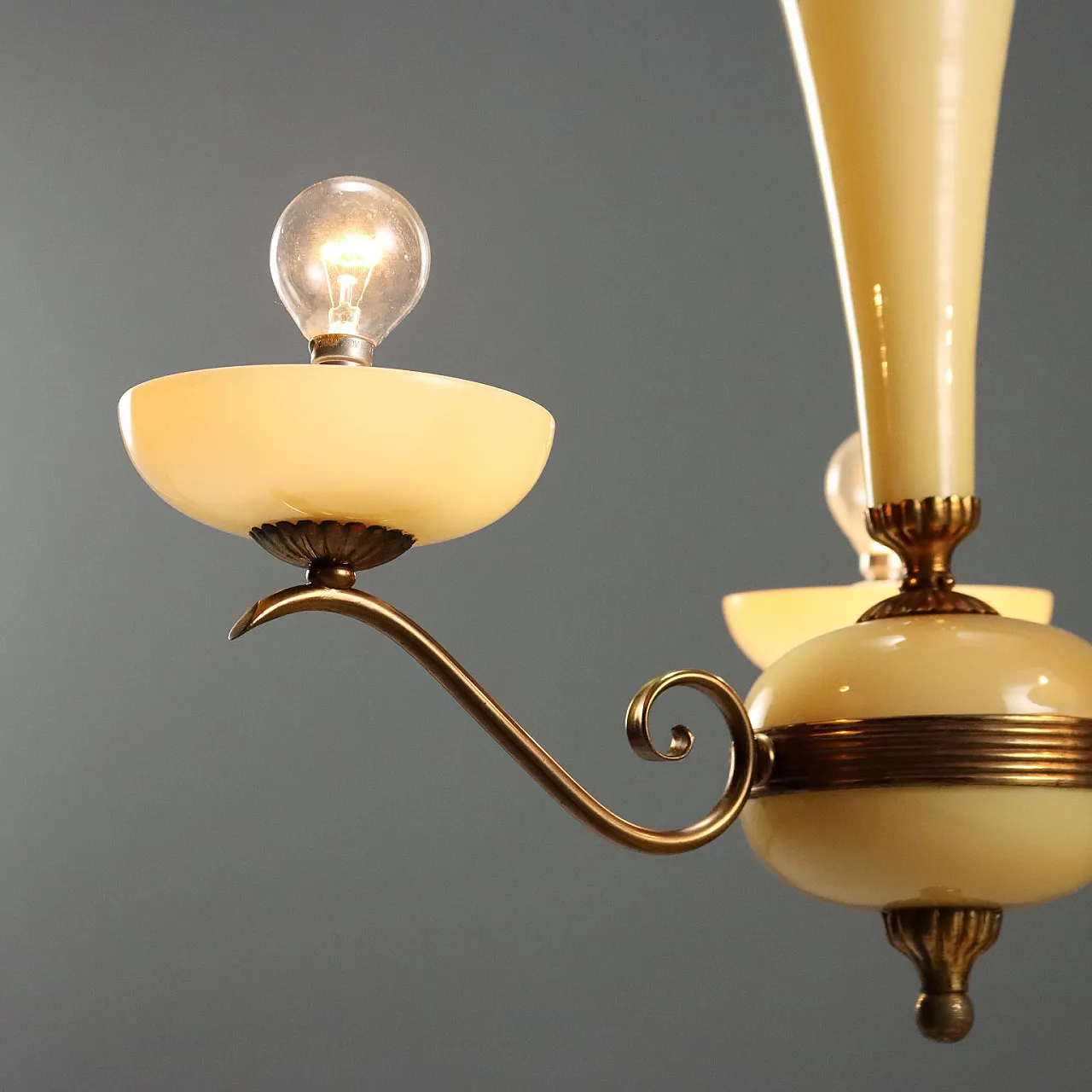 Lampadario in vetro e ottone, metà '900 4