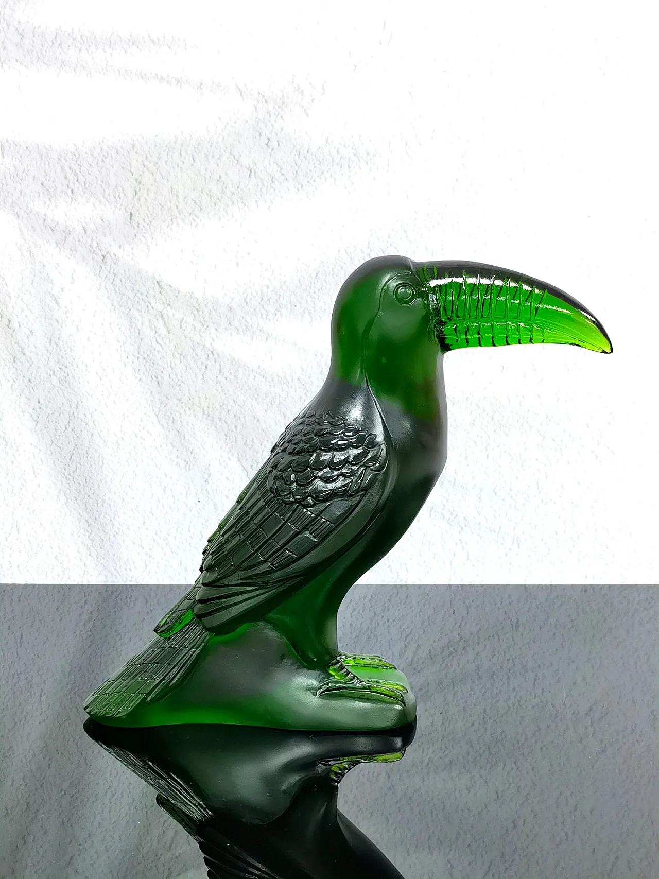 Lalique Toucan Sculpture crystal 2
