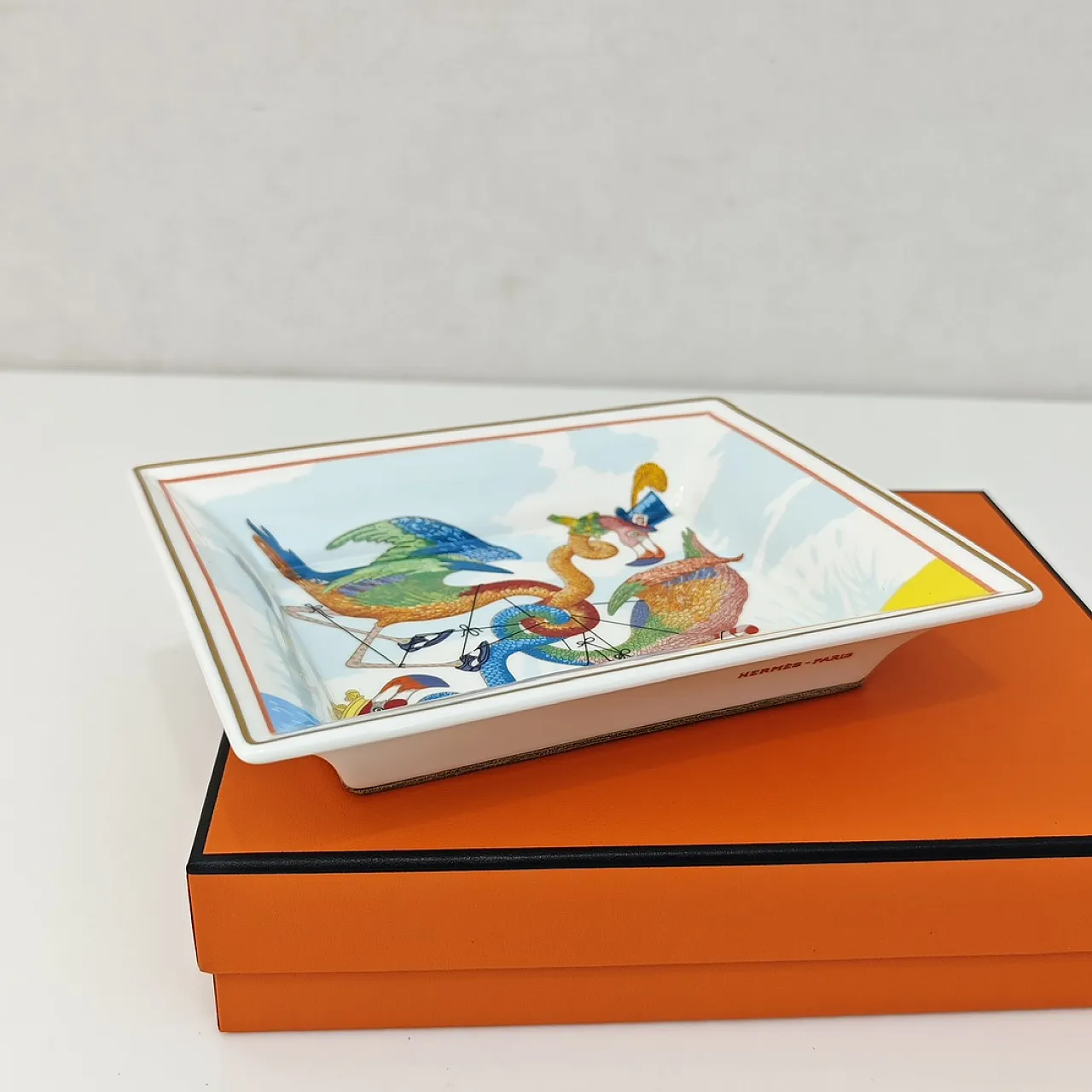Hermes Tied Up in Knots change tray 2