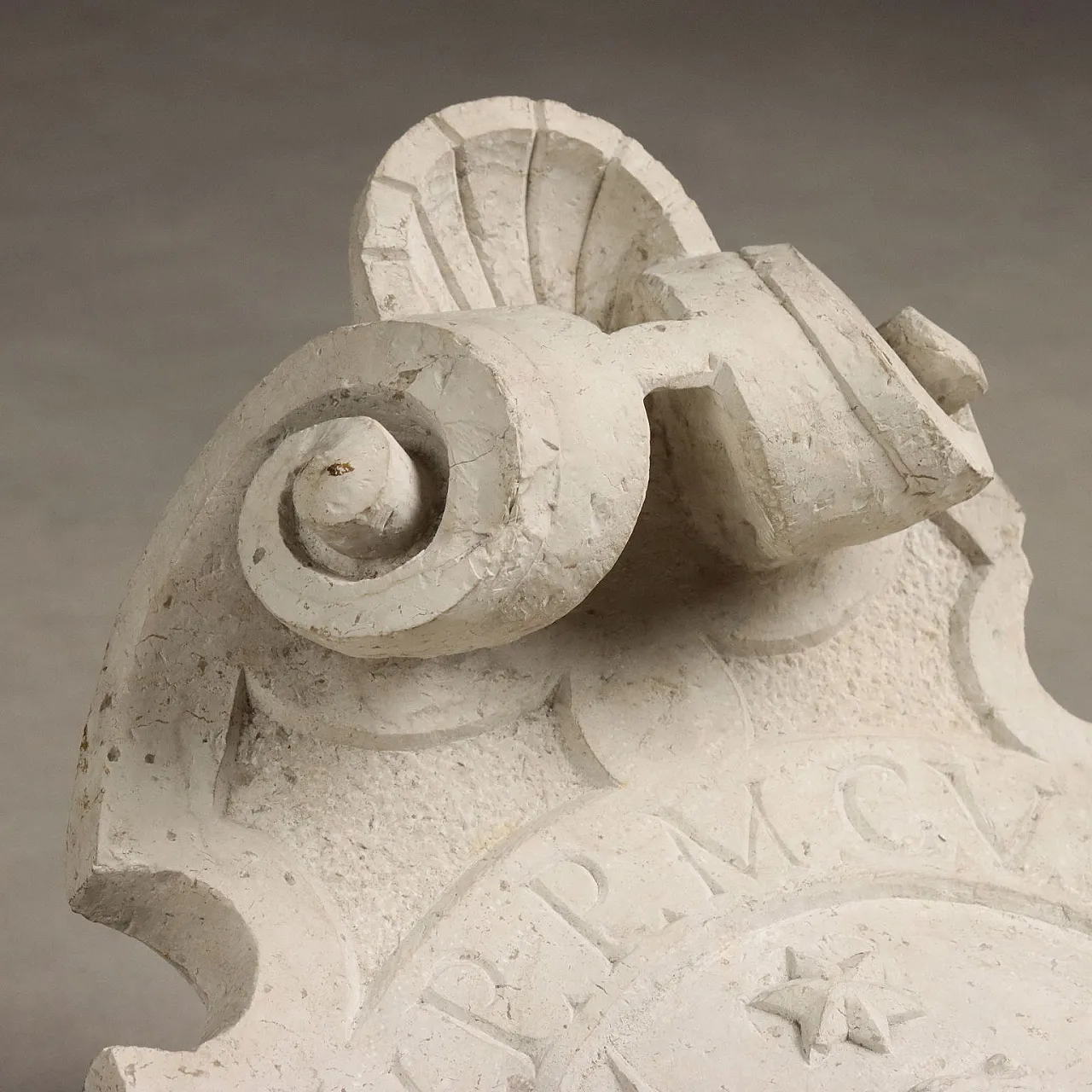 Heraldic coat of arms carved in stone, 18th century 8