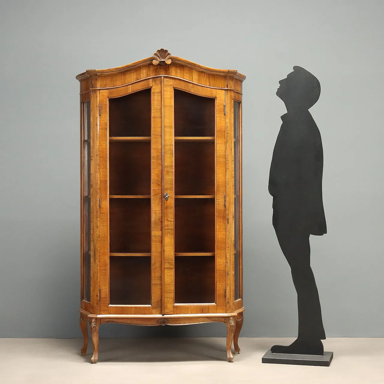 Baroque style showcase in walnut, 20th century 2