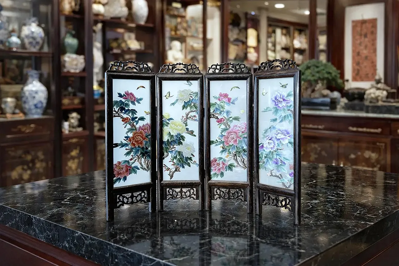 Double-sided tabletop screen, Suzhou silk embroidery, 1950s 1