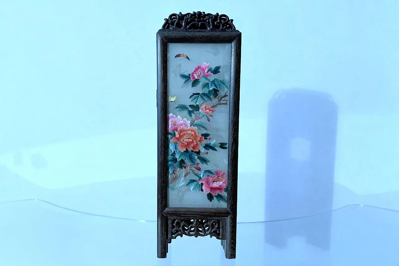 Double-sided tabletop screen, Suzhou silk embroidery, 1950s 5