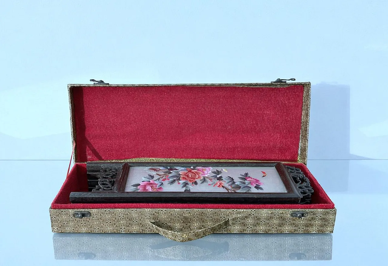 Double-sided tabletop screen, Suzhou silk embroidery, 1950s 10