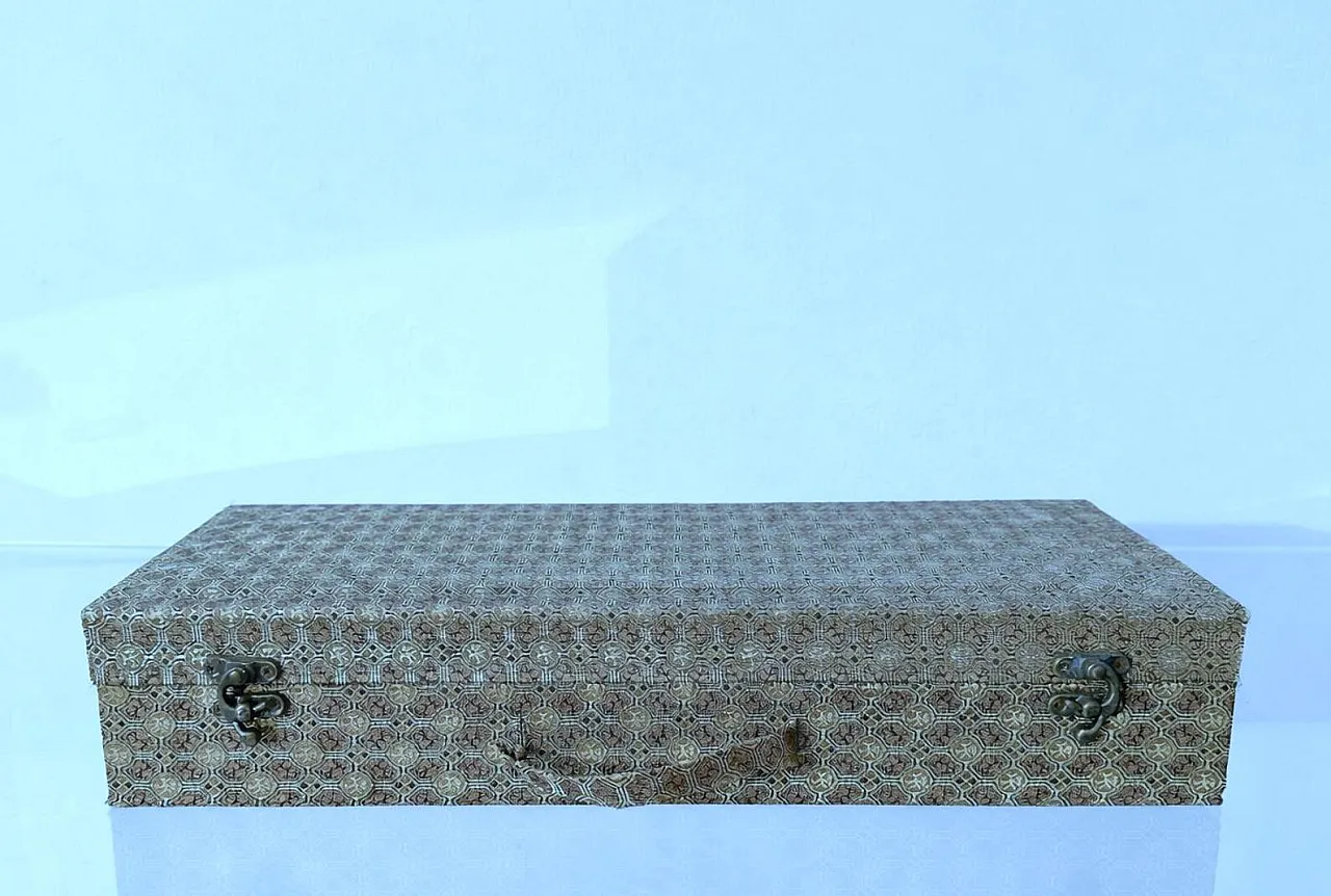 Double-sided tabletop screen, Suzhou silk embroidery, 1950s 11