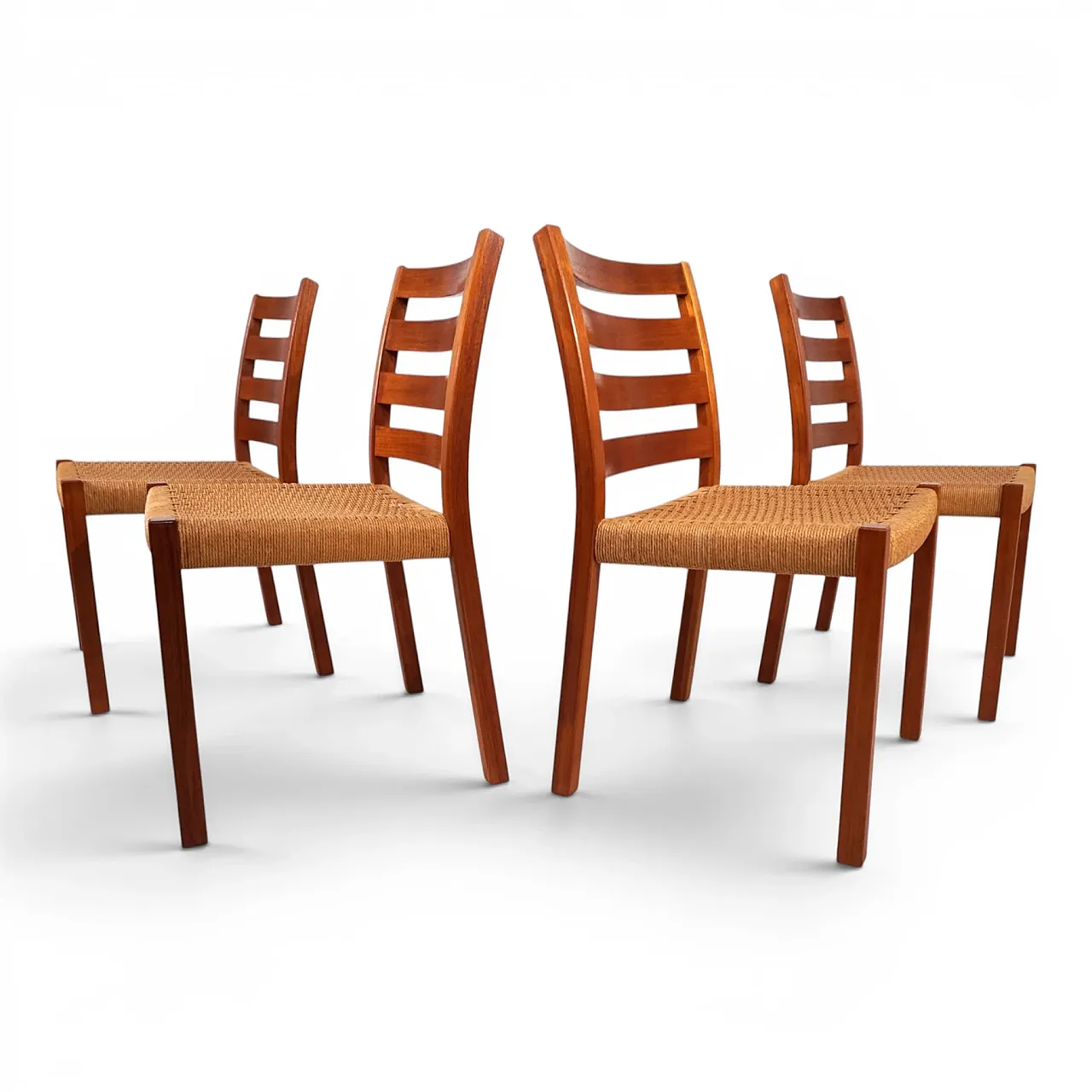 4 Sedie in cordoncino e teak, anni '70 1