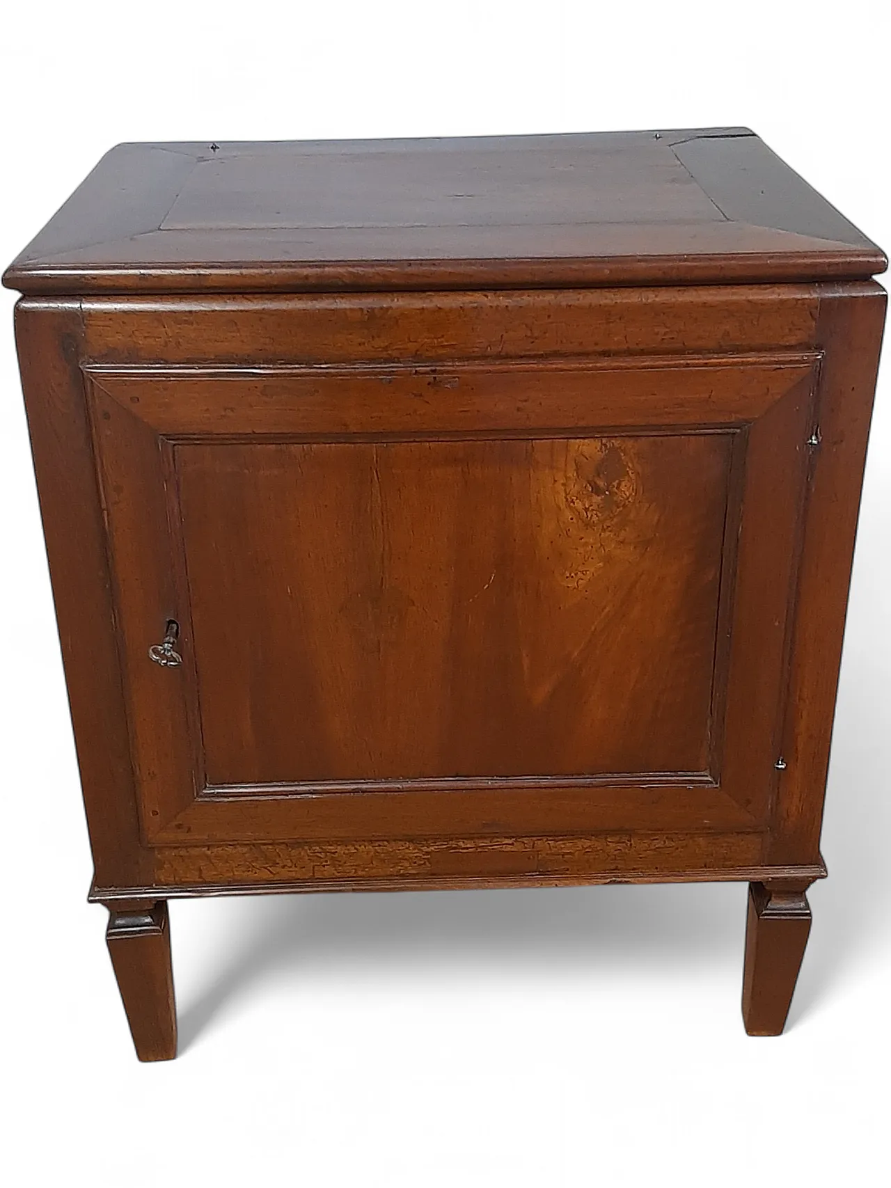 Louis XVI cabinet in walnut and poplar, 17th century 14