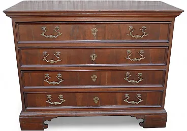 Chest of drawers in walnut, 18th century