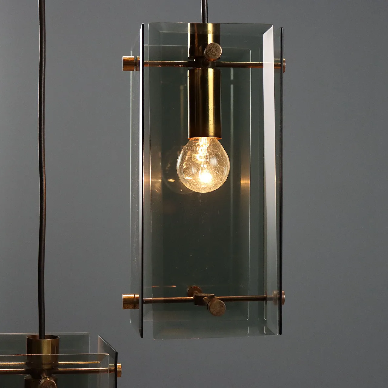 Lampada a soffitto in ottone e vetro fumé, anni '60 6